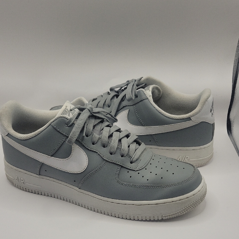 Nike AF1 Air Force 1 Low WOLF GREY/ WHITE sneakers  RETRO 2020 Mens Sz. 11.5